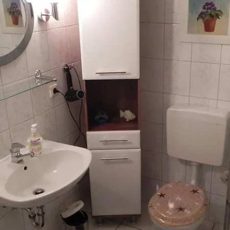 With 2 Bedrooms * 브리게